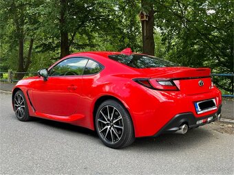 TOYOTA GR86 2.4 6MT - TOP - 9