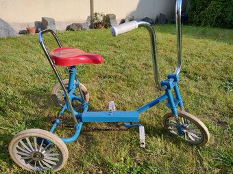 Dětská retro tříkolka v pěkném funkčním stavu. - 9