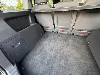 Volkswagen Touran 1.4 TSI 103kW, r. 2009 – spolehlivý rodin - 9