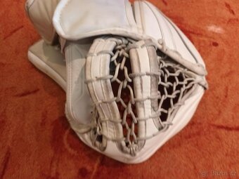 Brankářská lapačka Bauer Vapor Hyperlite 2, sr., klas. gard - 9