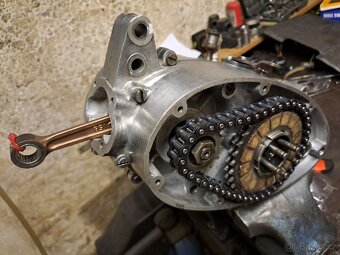 Motor Jawa pionýr 50 - 9