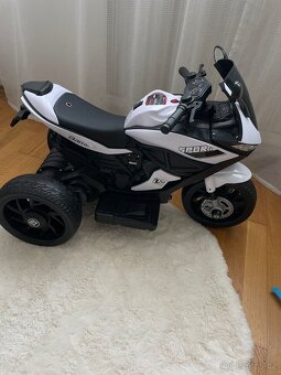 Dětská motorka na baterie - 9