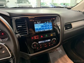 Mitsubishi Outlander 2,3 DI-D INTENSE+ 4WD 7MÍST DPH - 9