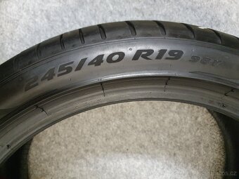 2x -- 245/40 R19 Letní pneu Pirelli Pzero -- - 9