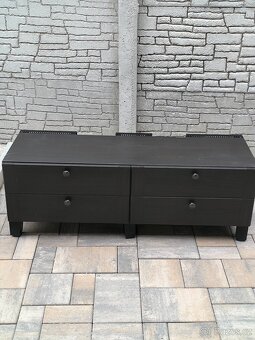 Prodám knihovnu a TV stolek IKEA - 9