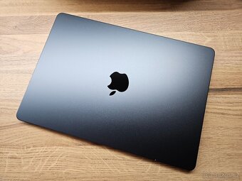 Apple MacBook Air 13 M3_8GB_256GB_Midnight CZ (MRXV3CZ/A) - 9