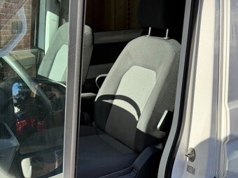 VW CRAFTER 2.0TDI 1.MAJ MOD 2019 TOP WEBASTO 5MÍST - 9