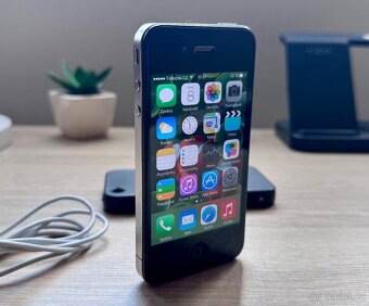ikonický Apple iPhone 4 32gb v černé barvě, krásný stav. - 9