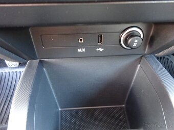 Škoda Fabia 1.2 TSI Combi r.v.2015 (66 KW) serviska - 9