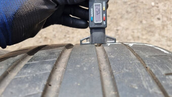 Letní pneu 275/35/19 Michelin - 9