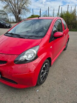 prodám toyotu aygo - 9