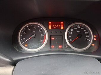 Renault Clio 1.4 16V - 9