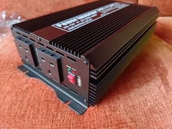 Měnič napětí/invertor DC12V na AC220V/2000W/4000W - 9