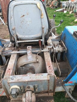 Traktor domácí výroby Škoda 1202 - 9