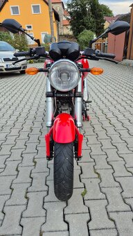 Ducati Monster 695 - 9