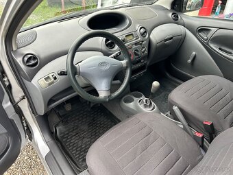Toyota Yaris 1.0vvti bez koroze - 9