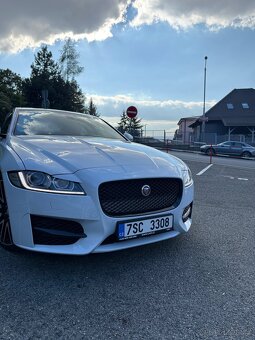 Jaguar R-Sport XF 3.0 Diesel Top Výbava, perfektní stav - 9