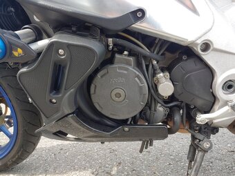 Aprilia Tuono 1000 R V2 - 9