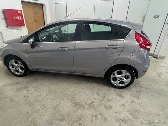 Ford Fiesta 1.25 TITANIUM PAR.ASISTENT VYHŘ.SEDAD.DIGIKLIMA - 9