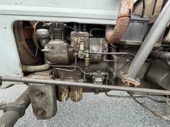 TRAKTOR ZETOR 3511 + PŘÍSLUŠENSTVÍ - 9