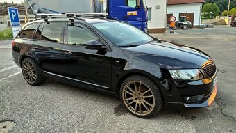 Škoda Octavia III 3.generace boční dveřní lišty originál - 9