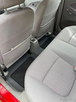 Kia Rio 1.5 benzín 2001 - 9
