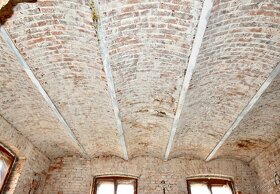 Rodinný dům (bývala budova soudu) v Lipové, okr. Děčín - 9