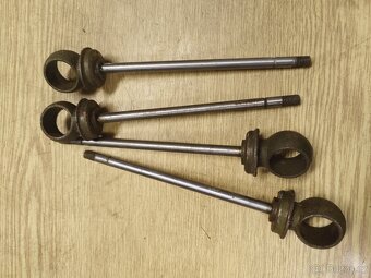 Dněpr -díly převodovky - 9