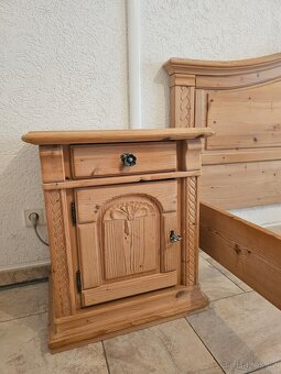 Celodřevěná ložnice ručně řezaná viz poslední foto - 9