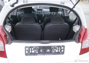 Citroën C2 1.1i serviska,2x kola benzín manuál 44 kw - 9