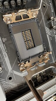 Herní deska Gigabyte Z690 Gaming X DDR4, socket 1700 - 9