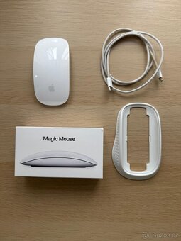 MacBook Air 13,6" (2022) M2, 8GB RAM, 512GB + příslušenství - 9