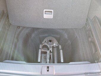 VW Passat 2.0 Tdi. 2021, pouze 136000 KM - 9