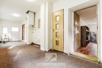 Dům (242 m2) s byty 4+kk (95,4 m2) a 3+kk (146,8 m2) v OV, Č - 9