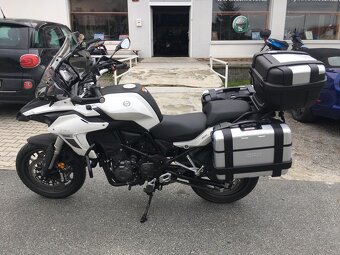 Benelli TRK 502 cestovní motorka - 9