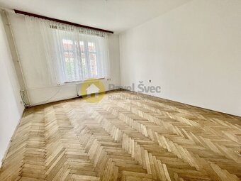 Prodej prostorného byt 2+1, balkon, komora, sklep, Strakonic - 9