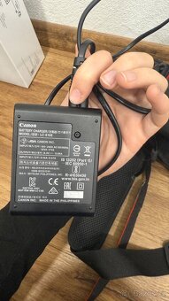 Canon Eos 2000D - 9
