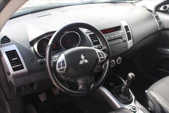 Mitsubishi Outlander 2.0 DI-D 4x4 7-MÍST 1.MAJ. ČR (2009) - 9