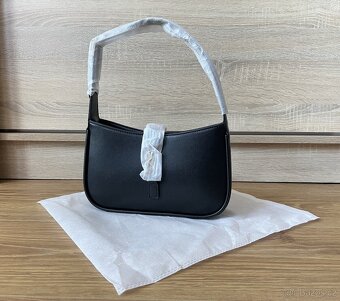 Kabelka Yves Saint Laurent Le 5 à 7 - 9