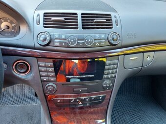 Mercedes Benz 220 - 9