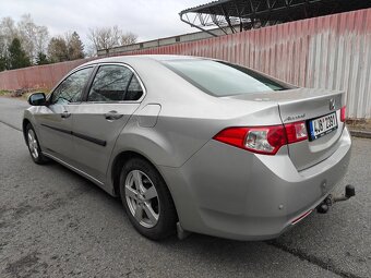 Honda Accord 2.0 115 kW i-VTEC 2009 benzín - 9