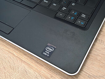 Dell Latitude E7440 - 9