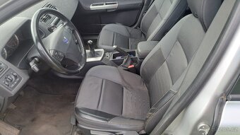 Prodám Volvo v50 nafta 16.D.najeto 166....rok 2008..20 19 - 9
