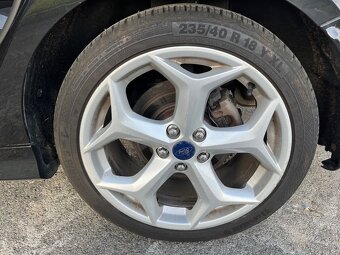 Sportovní vůz FORD FOCUS ST - 2000/183kW - 9