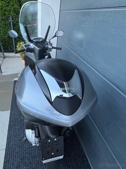 Honda SH 300i - 9