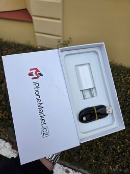 Apple iPhone 8 64GB černý - 9