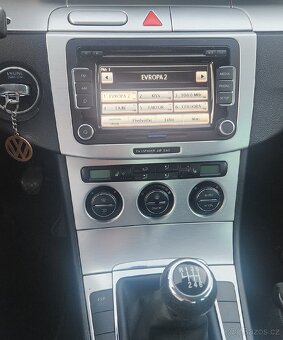 Volkswagen Passat 2.0 TDI - 9