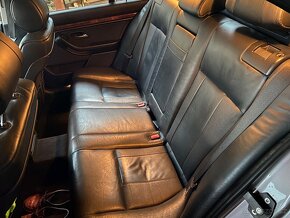 BMW 5 sedan E39, 528i manuál - 9