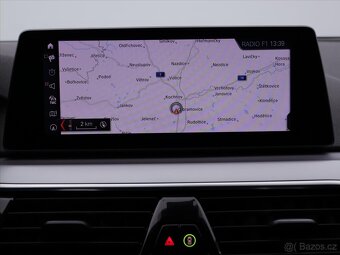 BMW Řada 5 2,0 520i 135kW Aut. Navi LED (2018) - 9