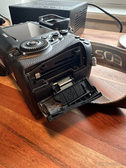 Tělo Canon EOS 5D Mark IV černé, TOP stav - bez závěrky 3000 - 9